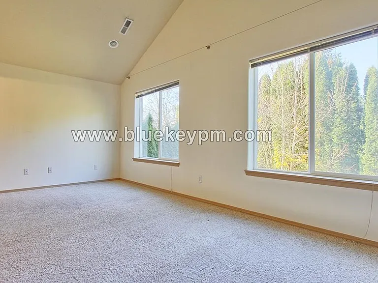 3807 NW Fletcher Ct — Photo 7