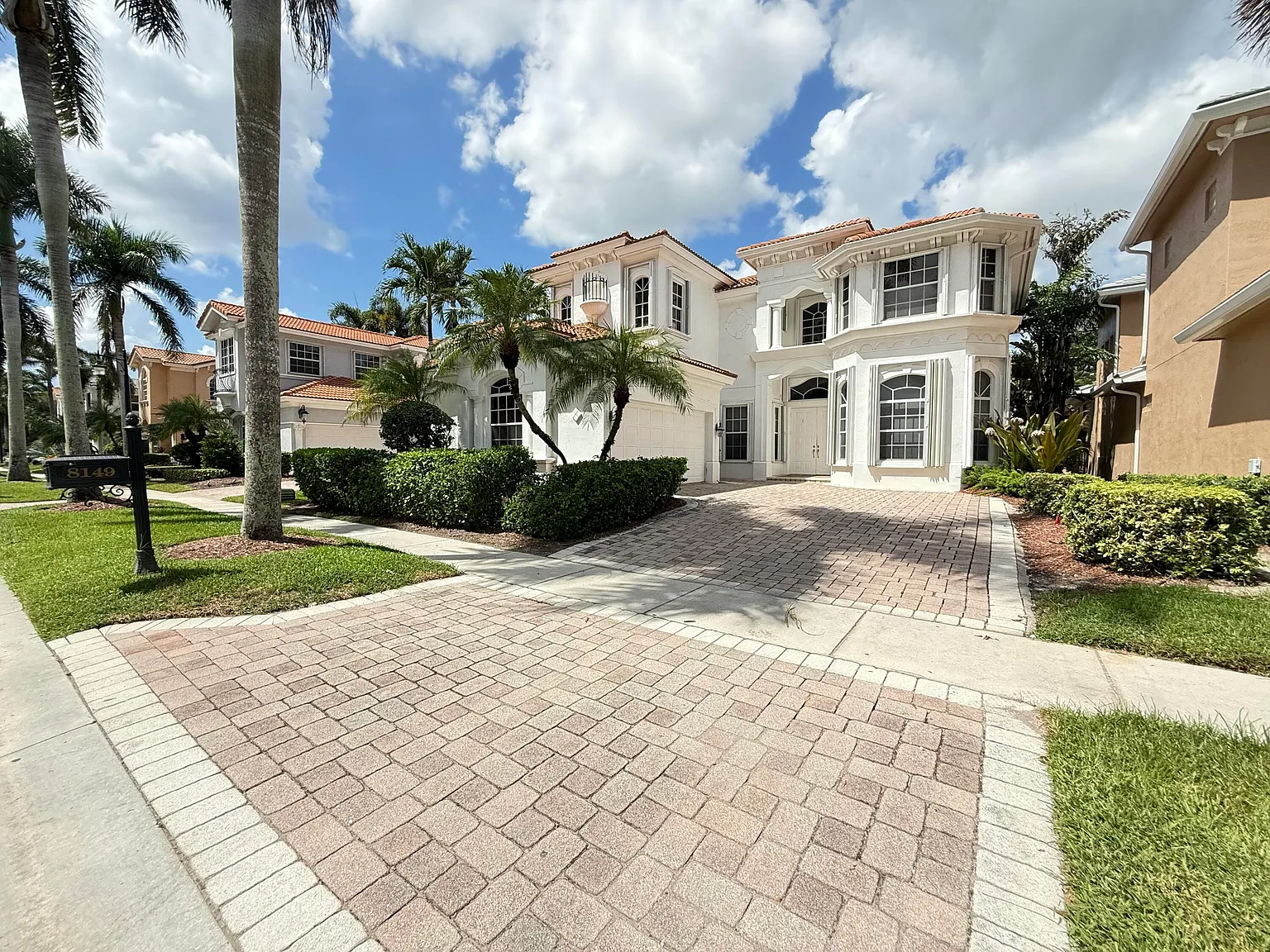 4 bed, 5.5 bath, 4312 sqft, $17,000 — Photo 2