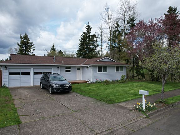 3rd image of 671 NE Sherwood Way