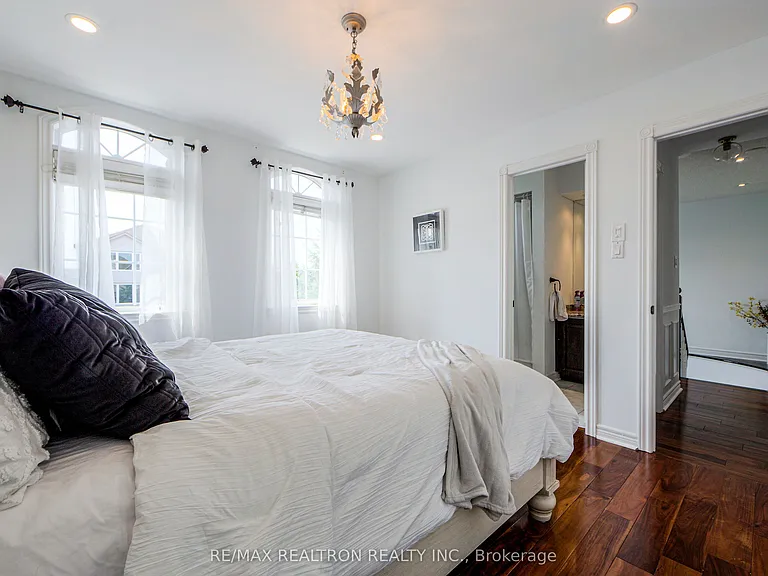 269 Treasure Rd E #UPPER — Photo 29