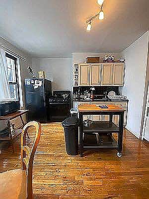1st image of 428 Lorimer St APT 1