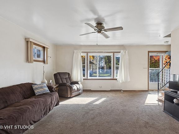 4th image of 19240 W Fairview Dr