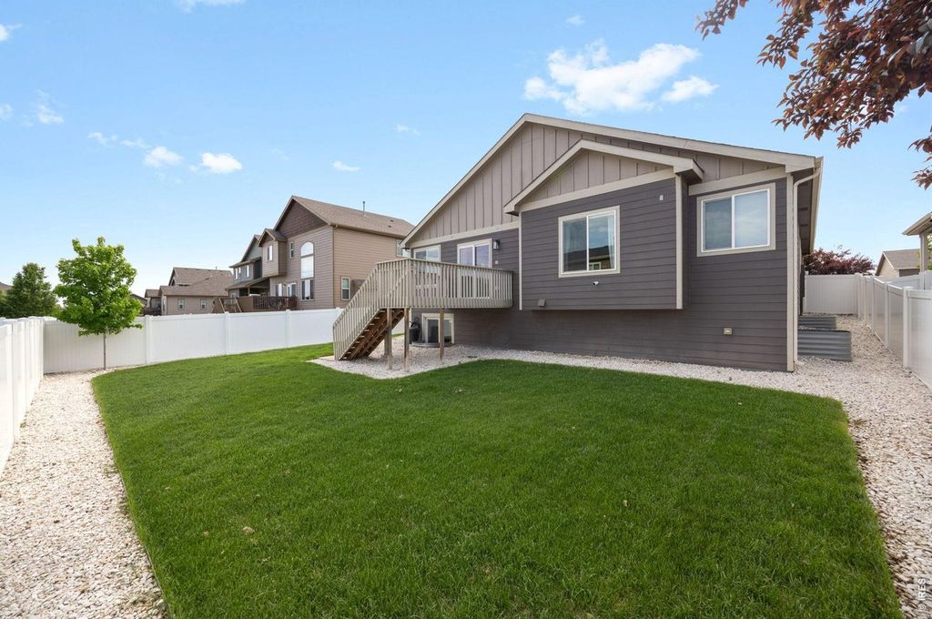 5225 Carmon Dr
