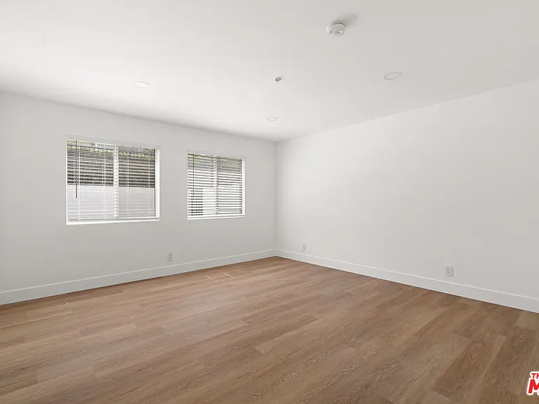 16100 W Sunset Blvd #109 — Photo 15