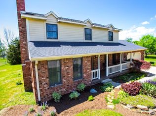 223 Park Forest Dr N, Whiteland, IN 46184