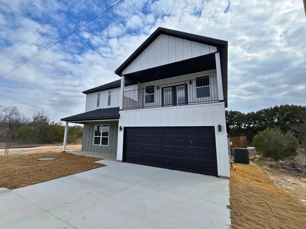5917 Barkridge Dr, Granbury, TX 76048