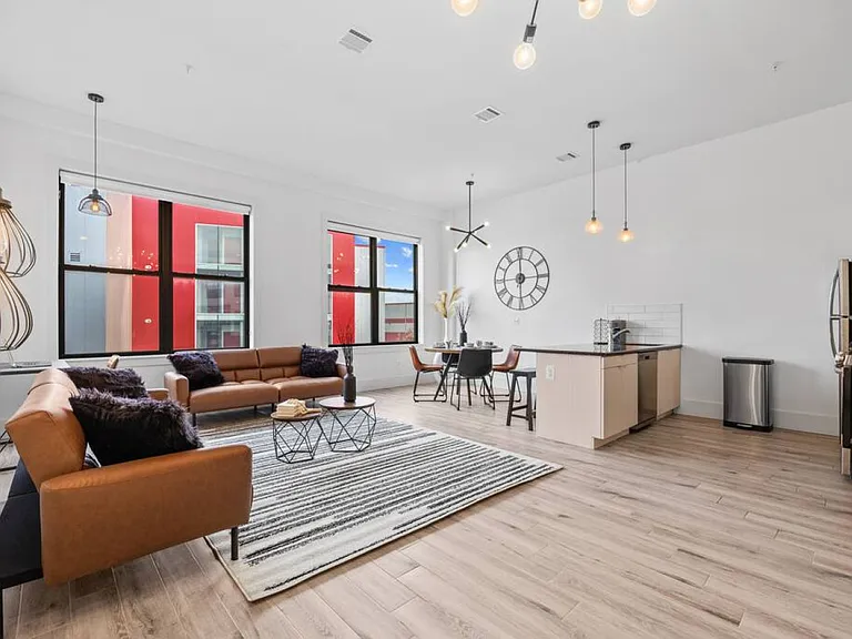 300 Hoyt Realty Inc — Photo 21