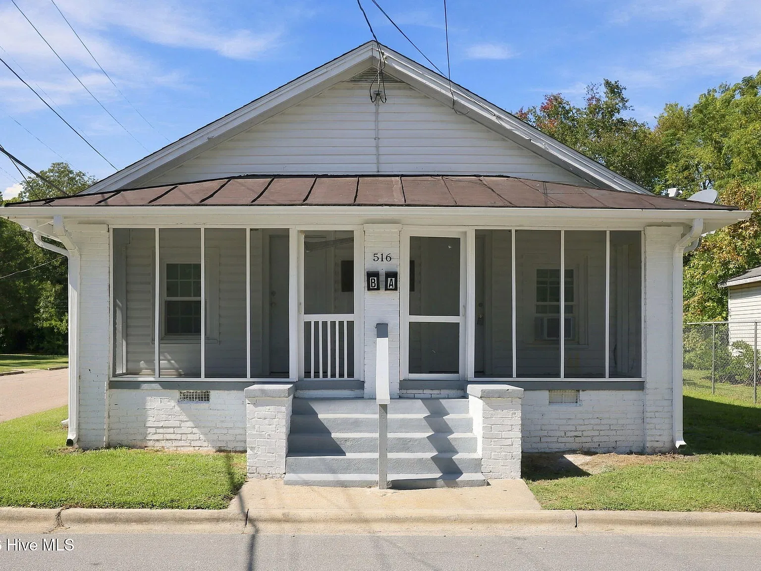 1 bed, 1.0 bath, 821 sqft, $695 — Photo 1