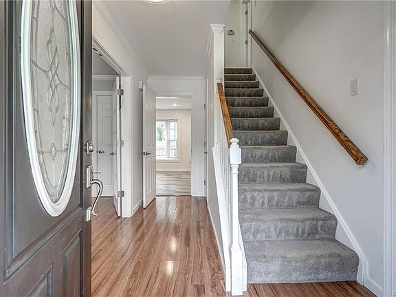 2nd image of 9640 Kingscroft Dr
