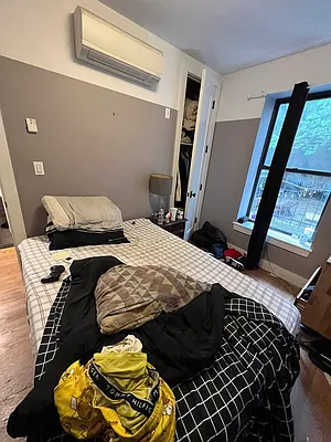 Rented by Delmark Realty LLC | media 100