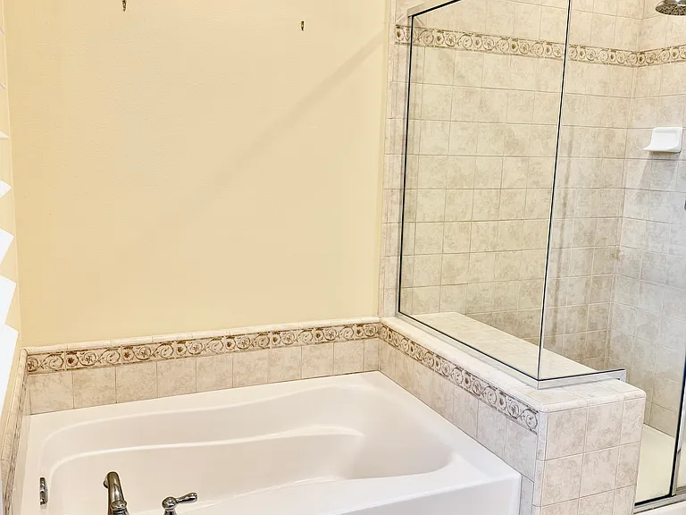 2903 W Edinger Ave — Photo 26