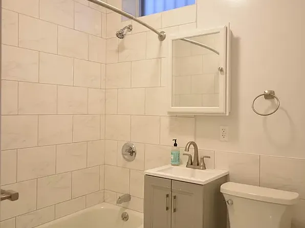 130 East 31st Street image 4 of 4