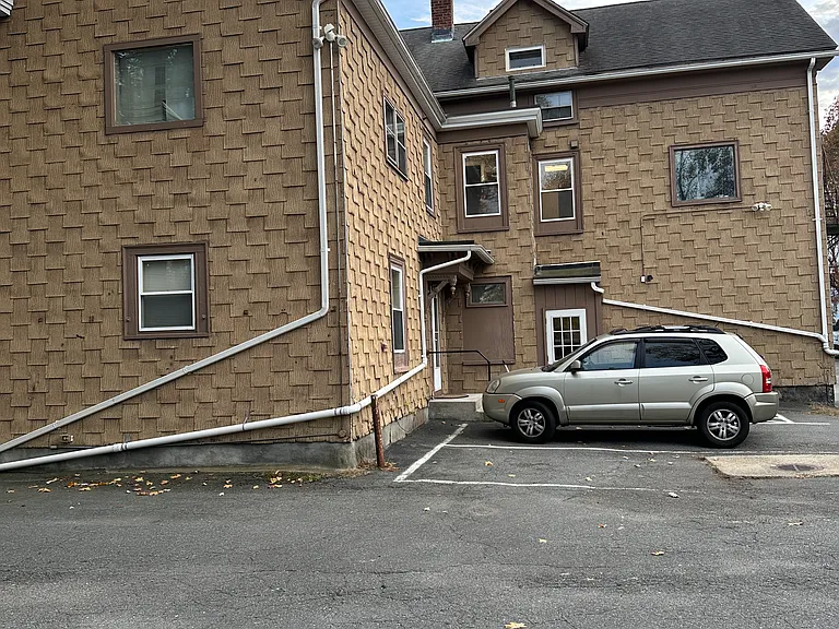 19 Division St #R2 — Photo 1