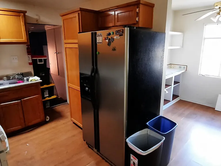 645 Valencia Dr SE — Photo 2