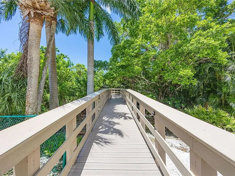 5501 Heron Point Dr #602 — Photo 35