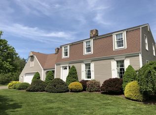 4 Dickinson Farm Rd, South Hadley, MA 01075