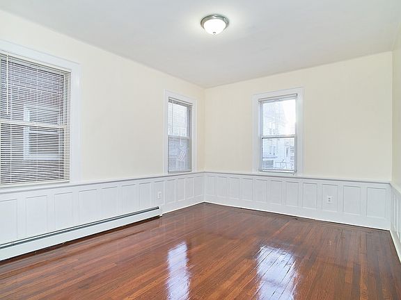 5th image of 171 Beach 118th St