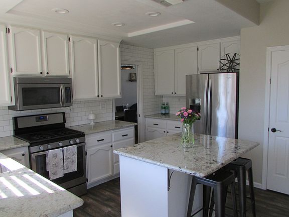 5th image of 8120 Helmsdale Dr