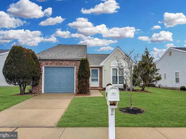 405 Aster Pl, Mount Laurel, NJ 08054