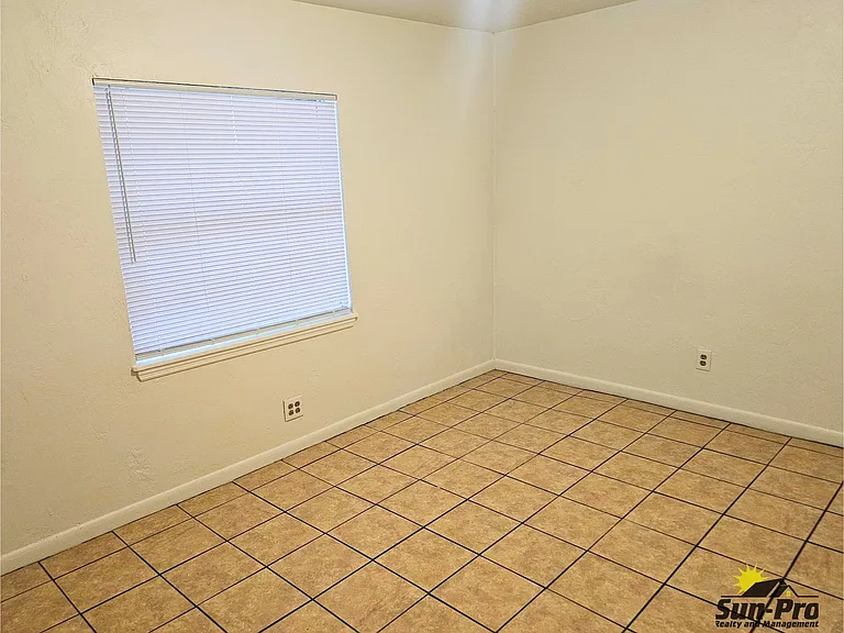 715 Georgia St #1 — Photo 9