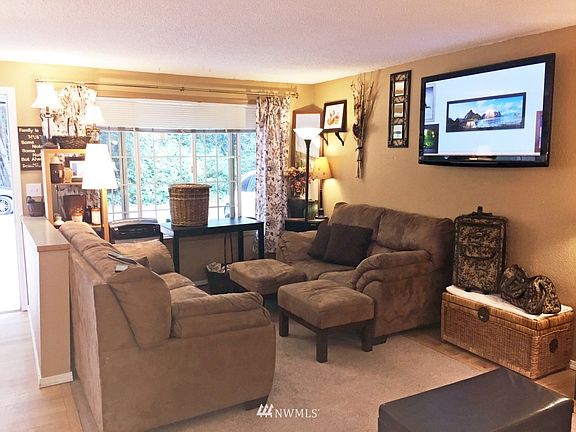 4th image of 5104 -5106 46th Avenue NW