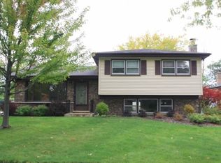 716 Webley Ct, Schaumburg, IL 60193