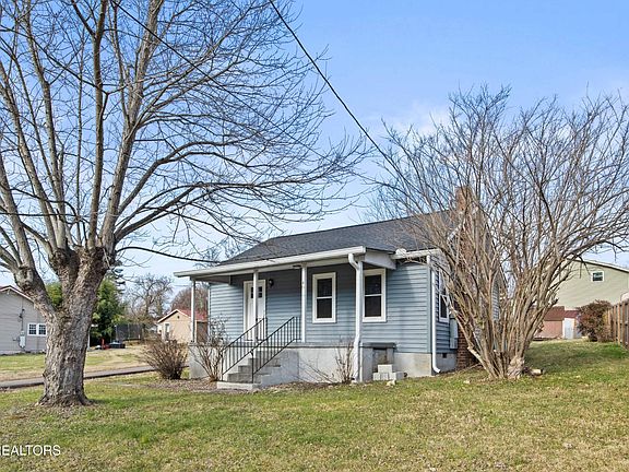 2nd image of 411 Forestal Dr