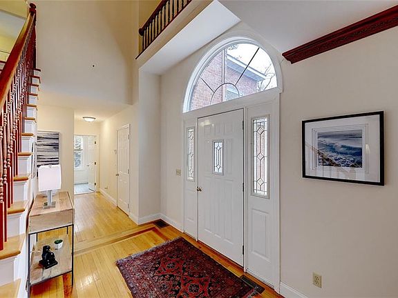 3rd image of 2 Mallard Cove Way