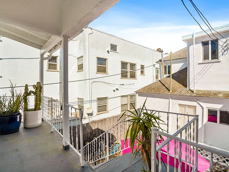 29 Brooks Ave #B — Photo 4
