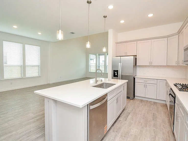 3811 Hermitage Dr — Photo 18