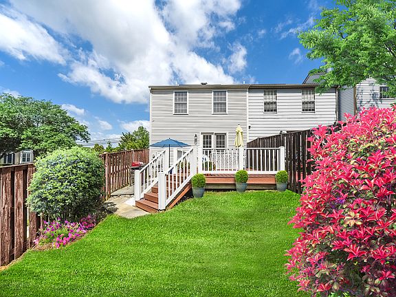 3rd image of 613 Lakeworth Dr