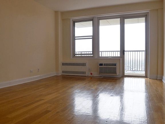 3rd image of 12333 83rd Ave APT 3005