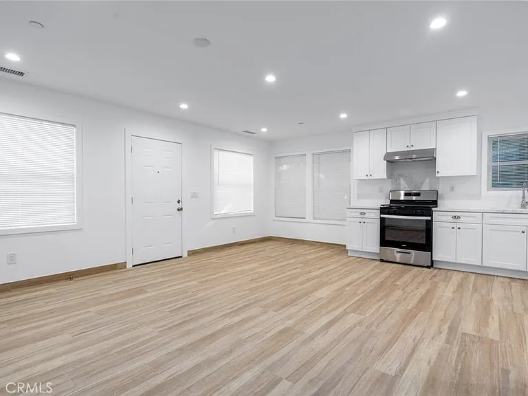 710 N Minter St #6 — Photo 4