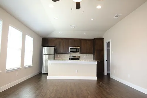 1304 White Sand Dr Photo 1