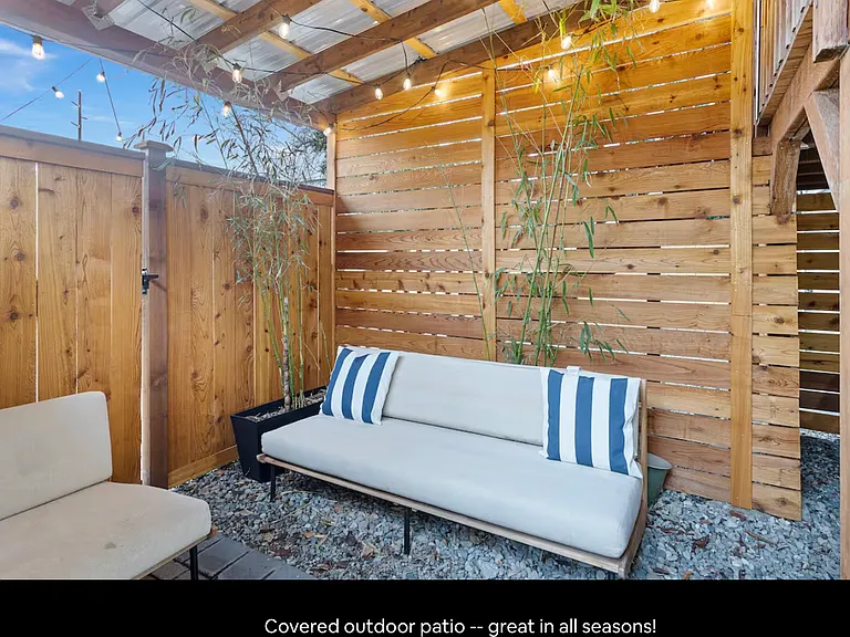 627 NW 44th St #2 — Photo 9