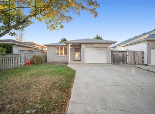 3825 Devonwood Ave, Windsor, ON N8W 5R6