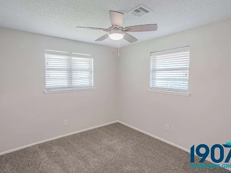 725 Butler St — Photo 21