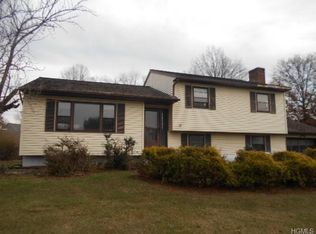 10 New Castle Dr, Washingtonville, NY 10992