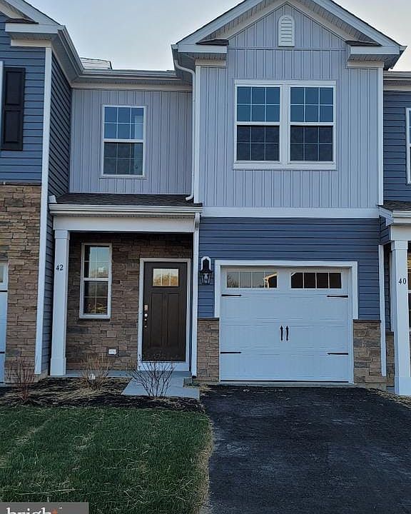 1st image of 42 Peregrine Way
