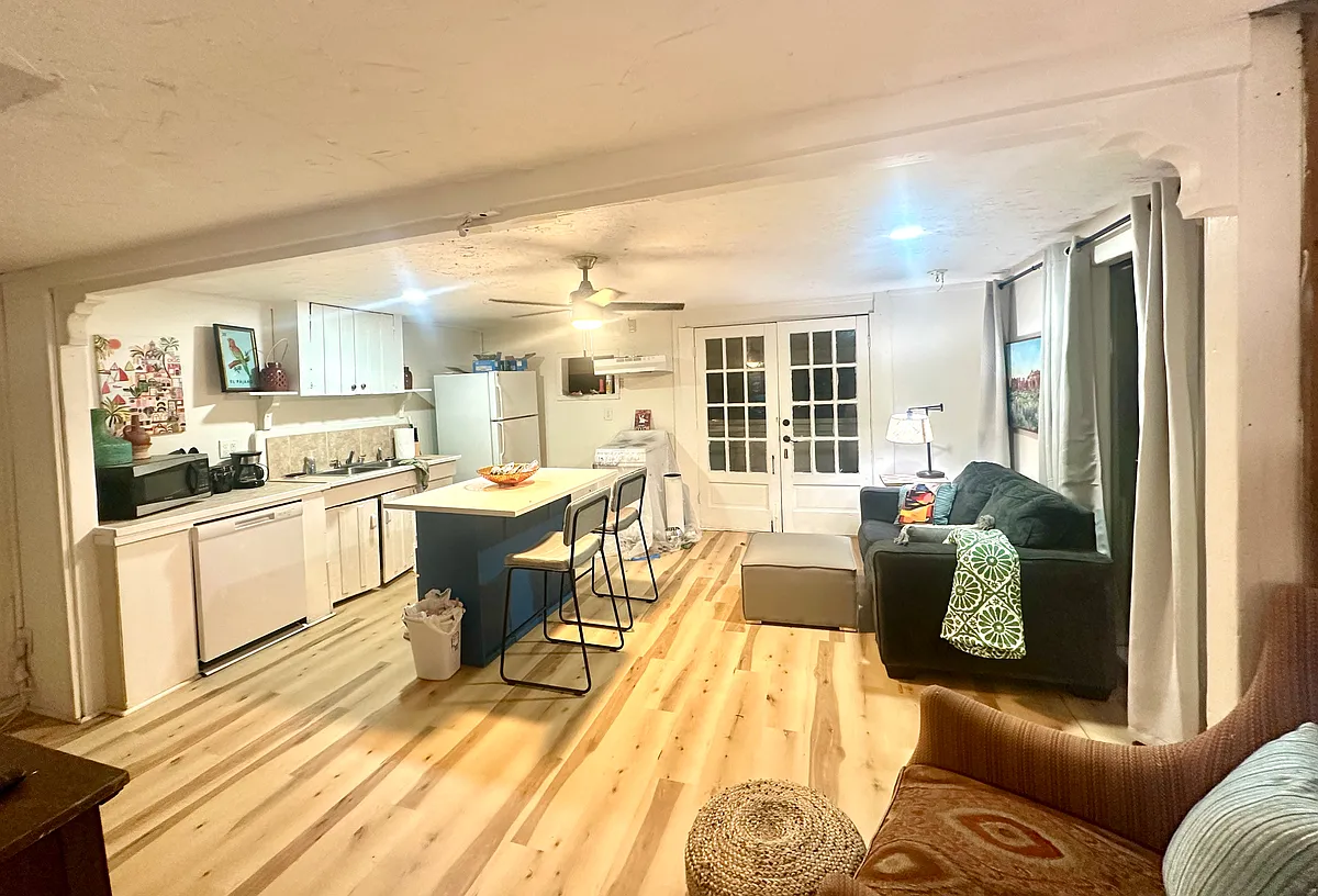 Building Photo - 879 S Eugene St #5