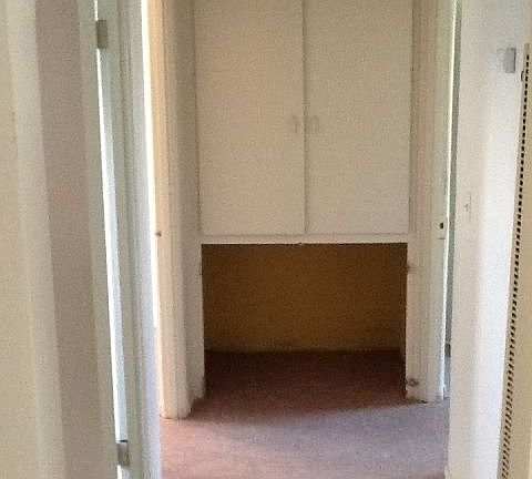 4th image of 2012 Hollister St