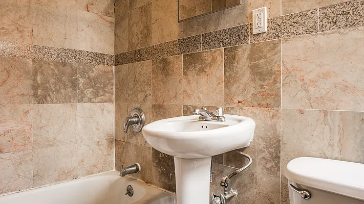 Rented by Nooklyn NYC LLC | media 25