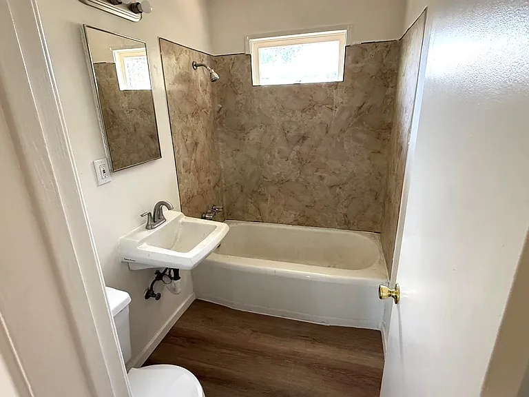 5541 Welland Ave — Photo 6