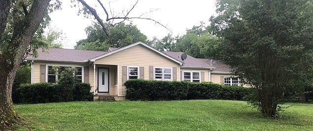 1st image of 304 Crest Dr