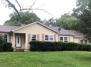 304 Crest Dr, Shelbyville, TN 37160