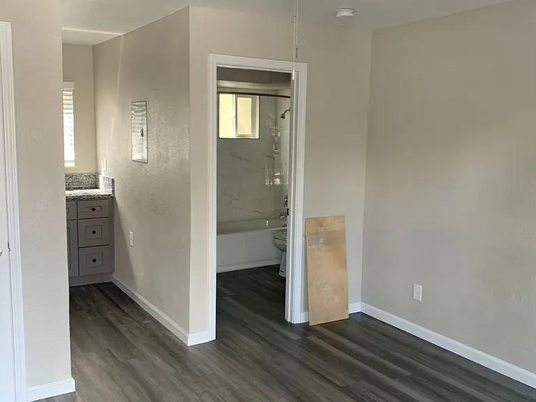 Stonecreek Apartments — Photo 6