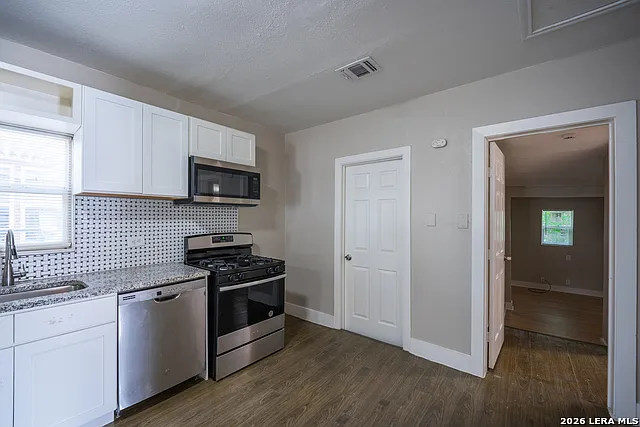 1731 Hays St — Photo 7