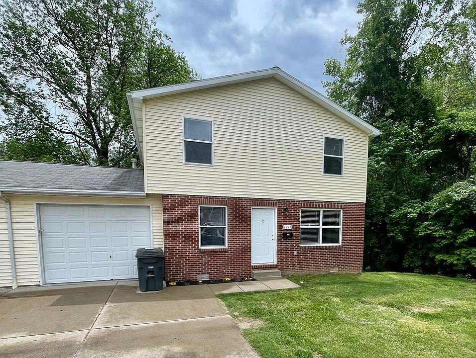 1st image of 1221 Western Hills Dr #1223