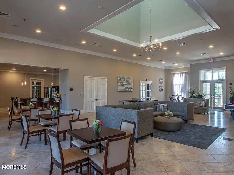 10 Deepwater Cir — Photo 37