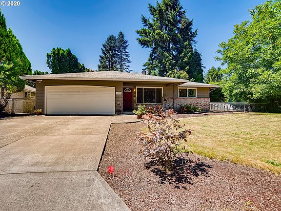3rd image of 15537 SE Crestwood Dr